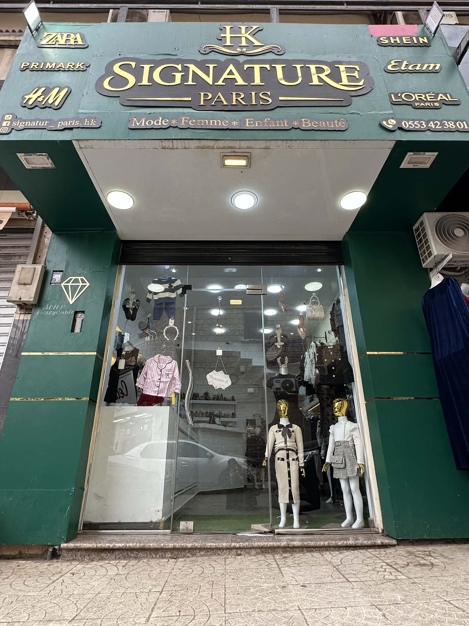 Devanture Signature Paris